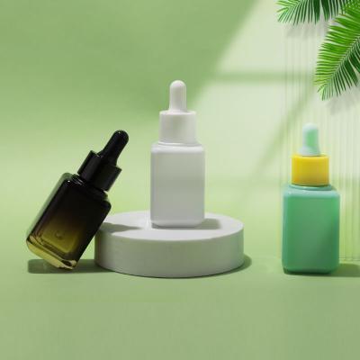 Wholesale luxury square and round  aromatherapy glass  bottle