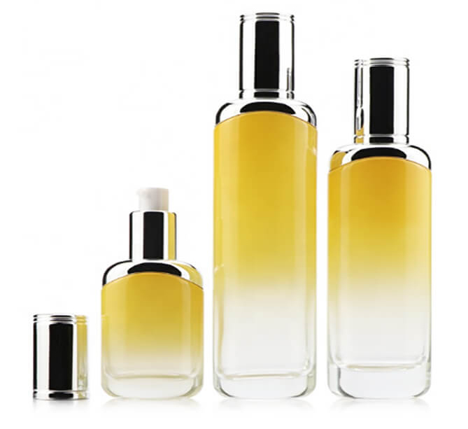 New design cosmetic glass bottle set 