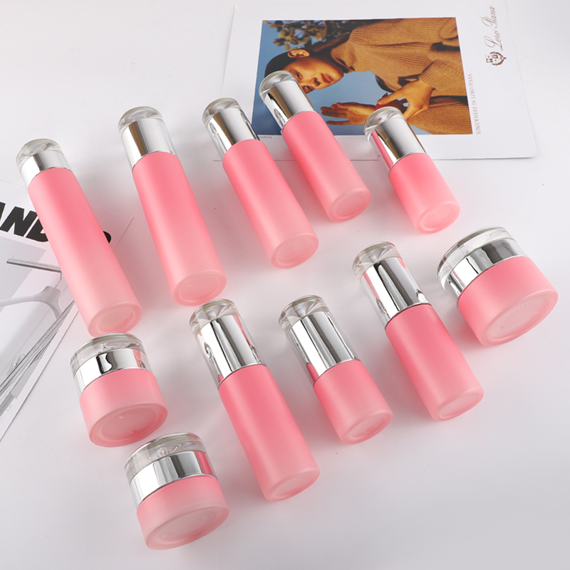 Flat shoulder lotion pump bottle