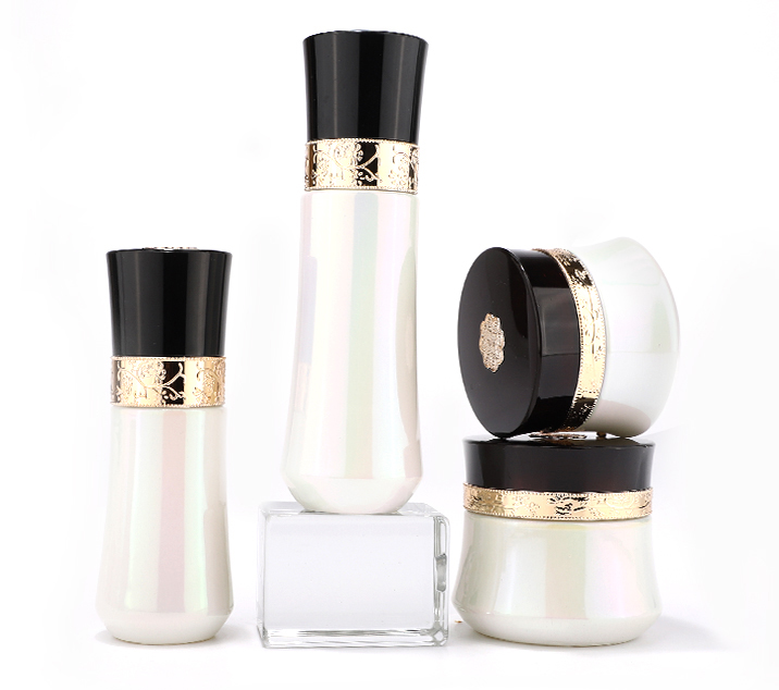 cosmetic glass bottle set 