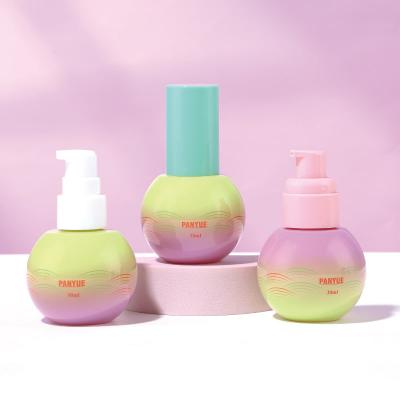 Spherical gradient glass bottle